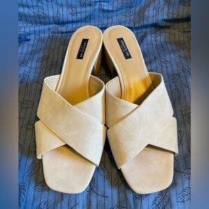 Lafayette 148 calf suede cross open toe sandals size 11